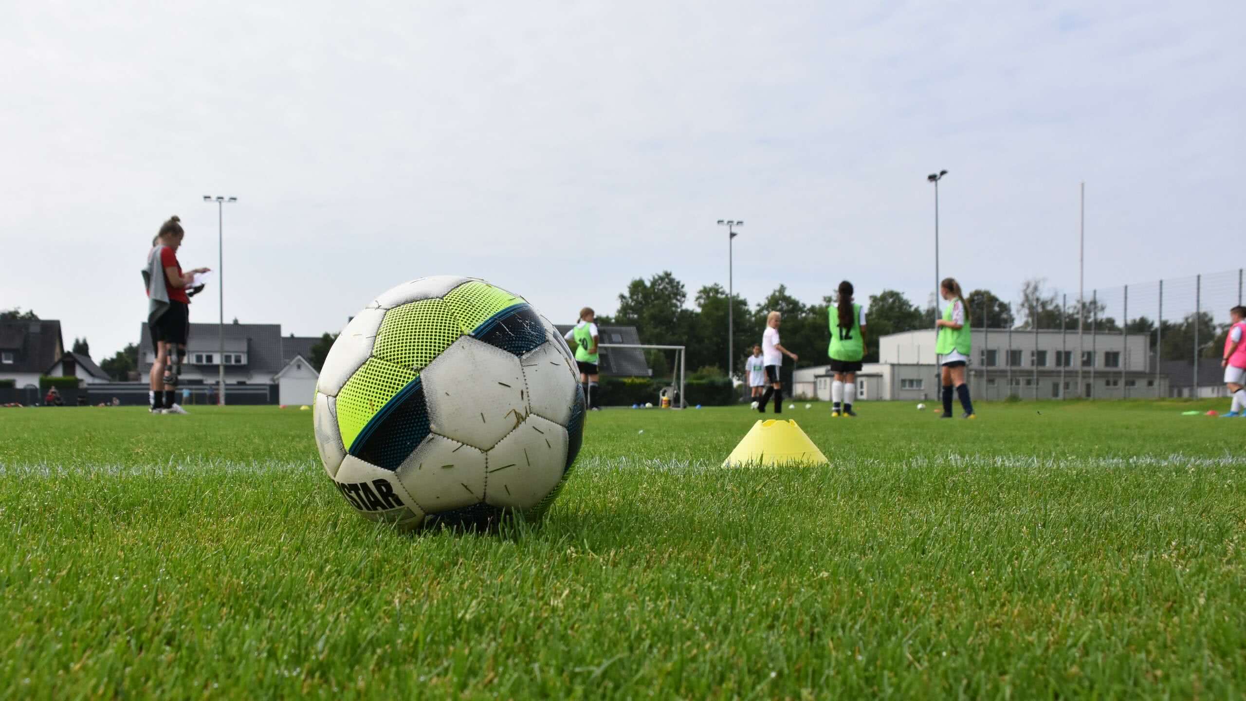Feature Ball Jugendfußball