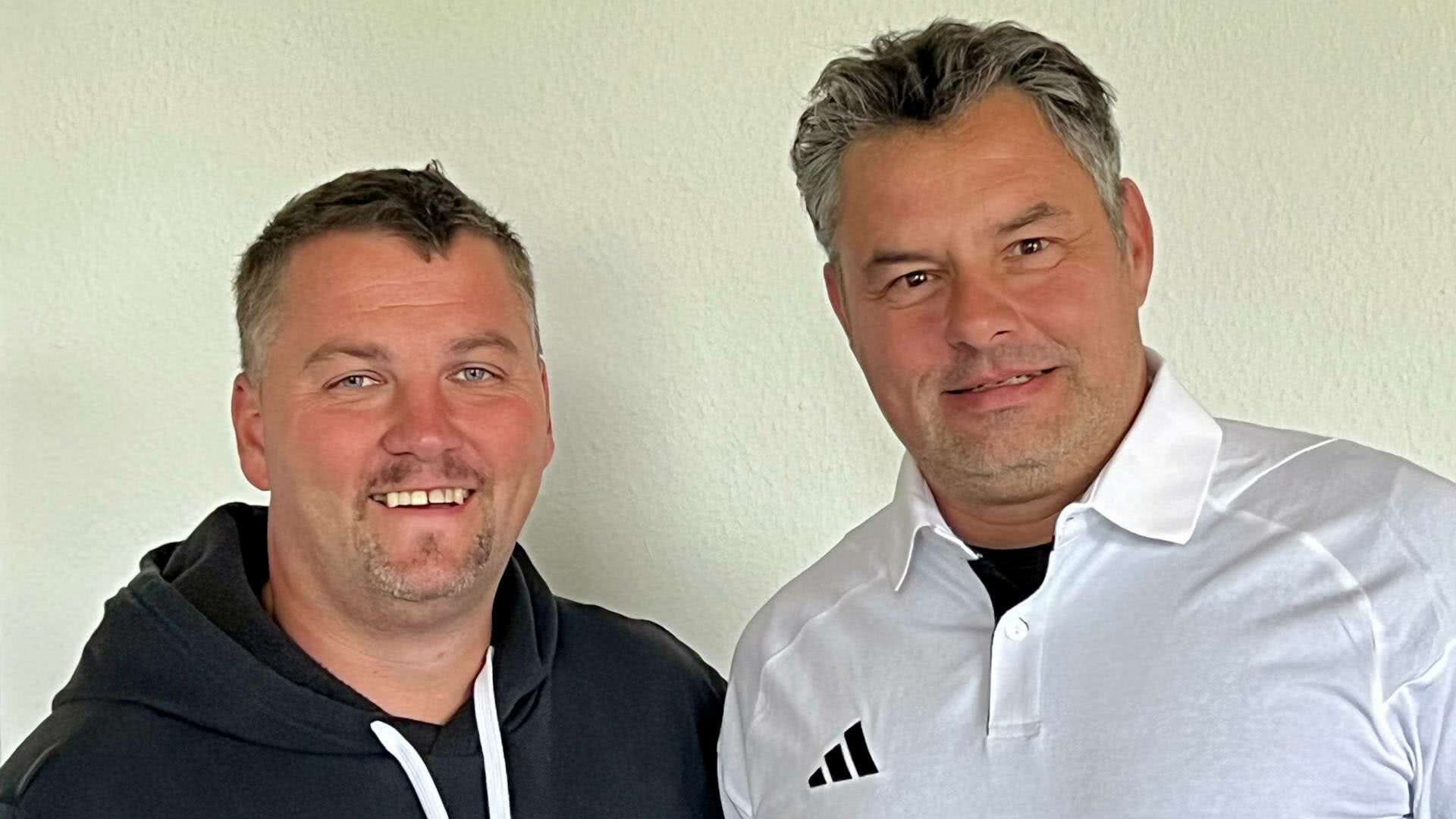 Der Kreisvorsitzende des Kreisjugendausschuss  Christian Schmidt begrüßt Stefan Huster