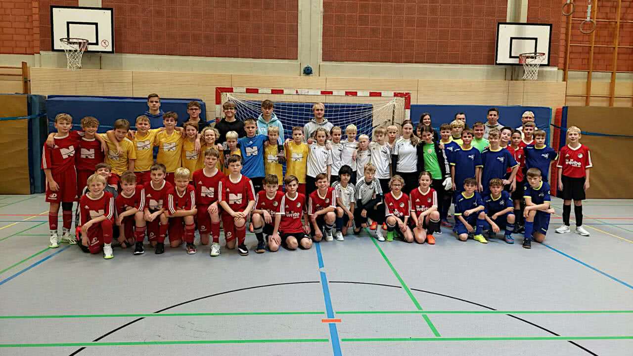 Die Mannschaften der DFB-Partnerschulen in den FLVW Kreisen Ahaus-Coesfeld und  Rechlinghausen