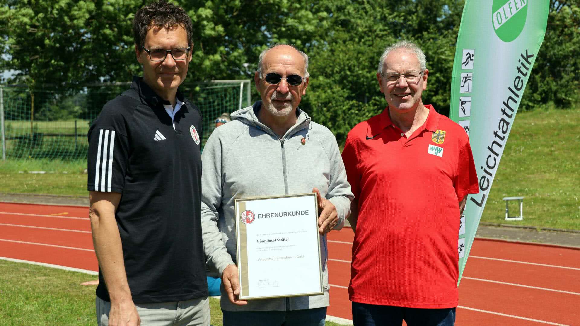 Die FLVW-Ehrennadel in Gold für Franz-Josef 