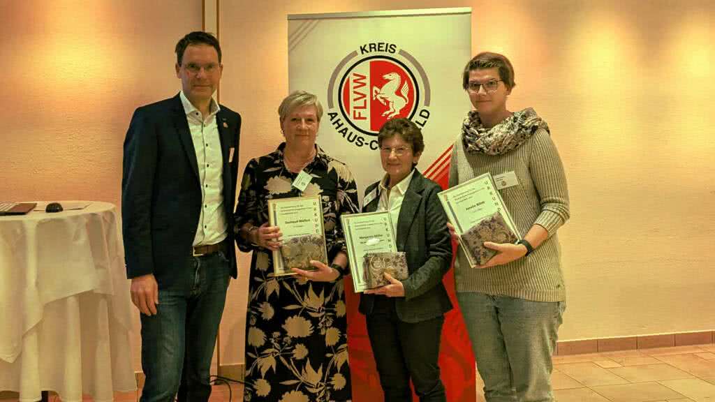 Ehrung der nominierten Damen für den Ehrenamtspreis Leichtahletik. Es fehlt Ulrike Havermeier