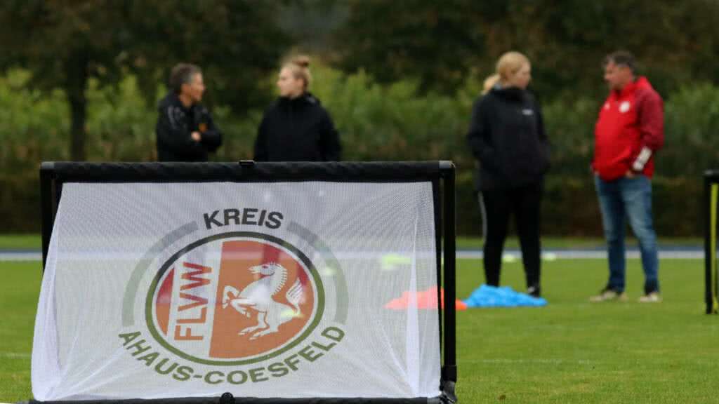 Schulung Mädchenfußball am Stützpunkt Maria-Veen