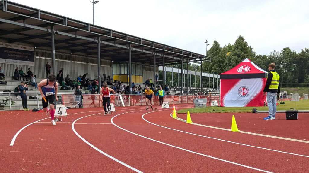 Start der 4x100m Staffeln bei den Münsterlandmeisterschaften 2025