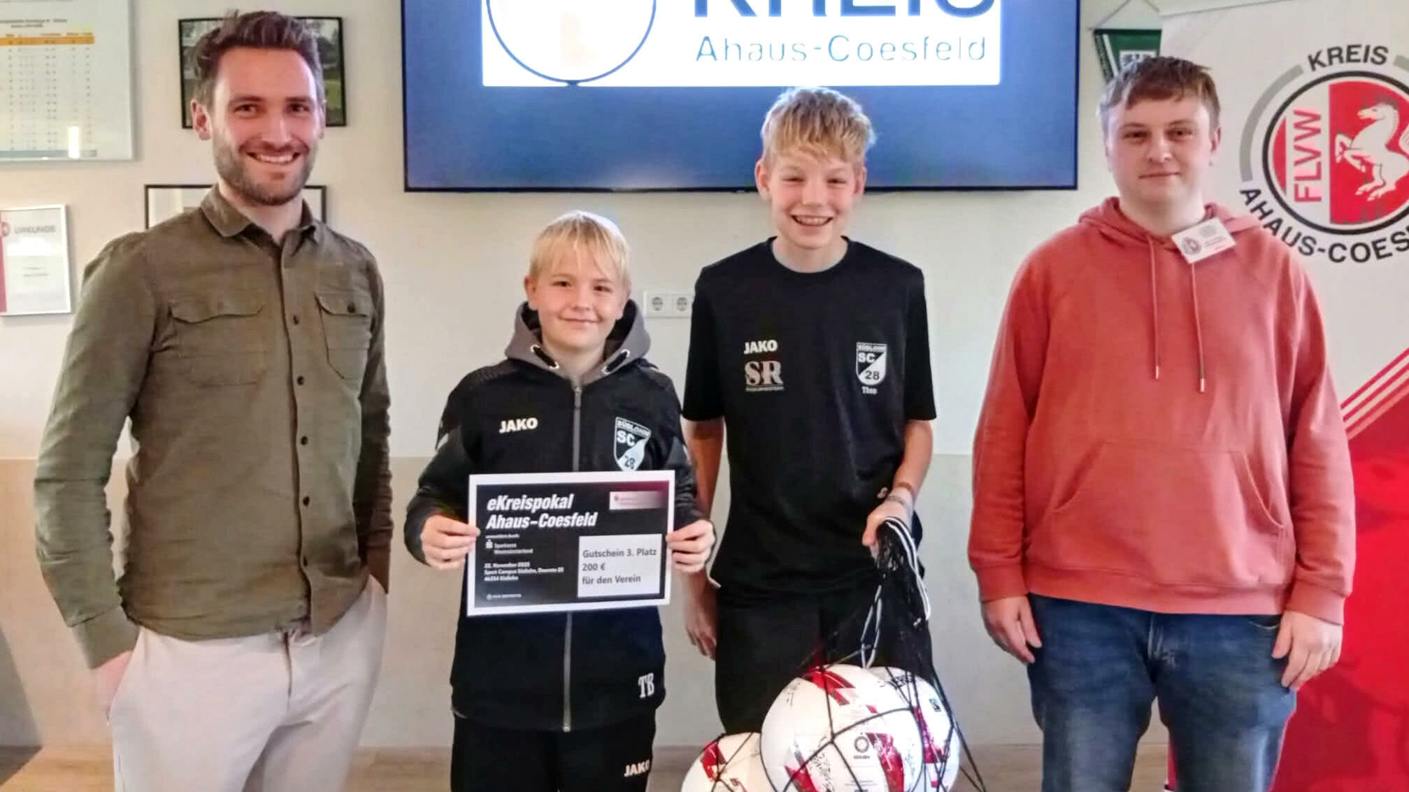 Platz drei und 200 € für die Vereinskasse sicherten sich die jungen Spieler des Gastgebers SC Südlohn