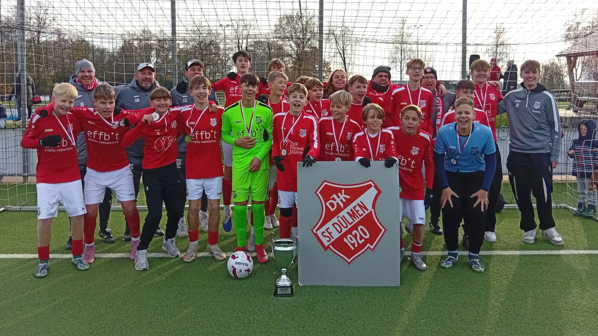 C-Junioren Kreispokalsieger 2025/26 DJK SF Dülmen gewinnt nach Elfmeterschießen 5:3 gegen GW Nottuln.
