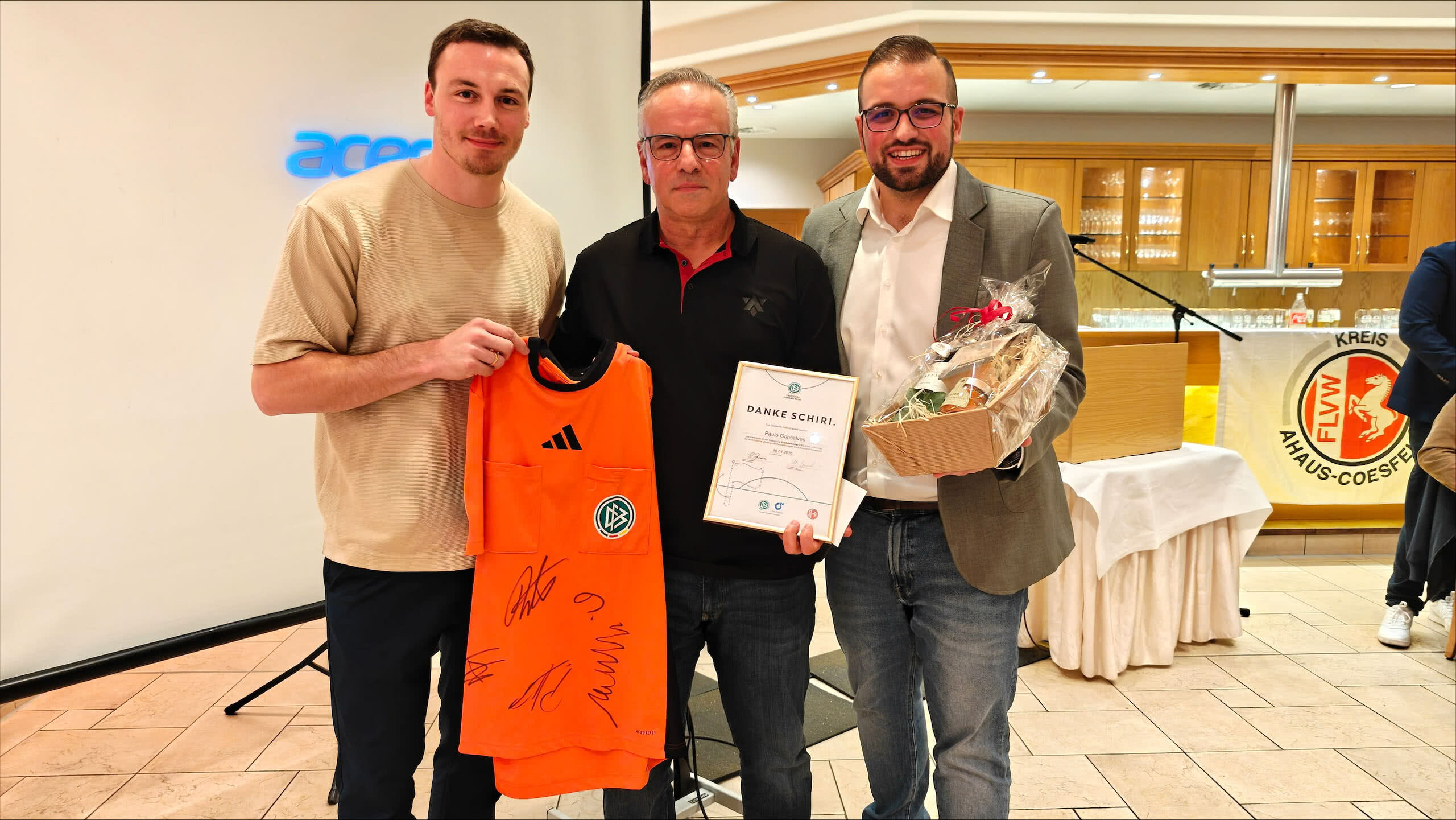 Danke Schiri - Paulo Goncalves