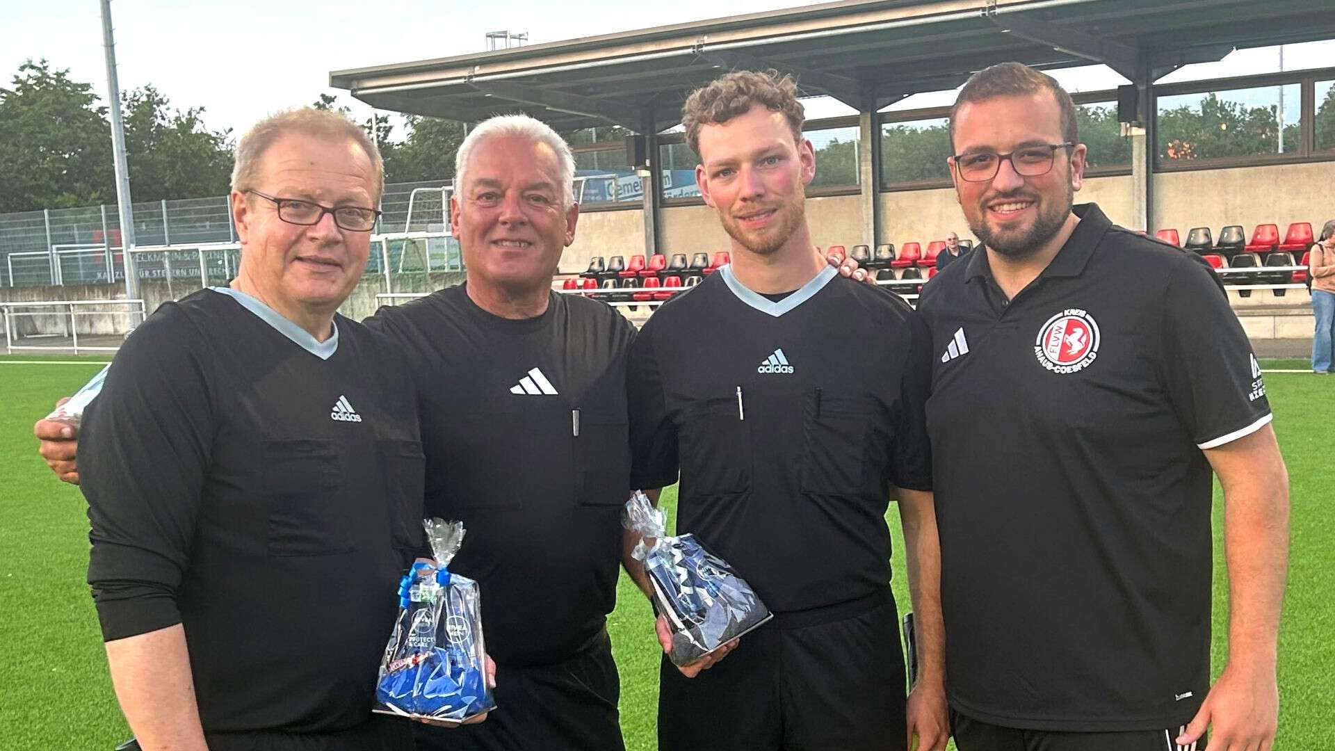 Das Schiedsrichtergespann beim Ü32-Pokalfinale in Gescher