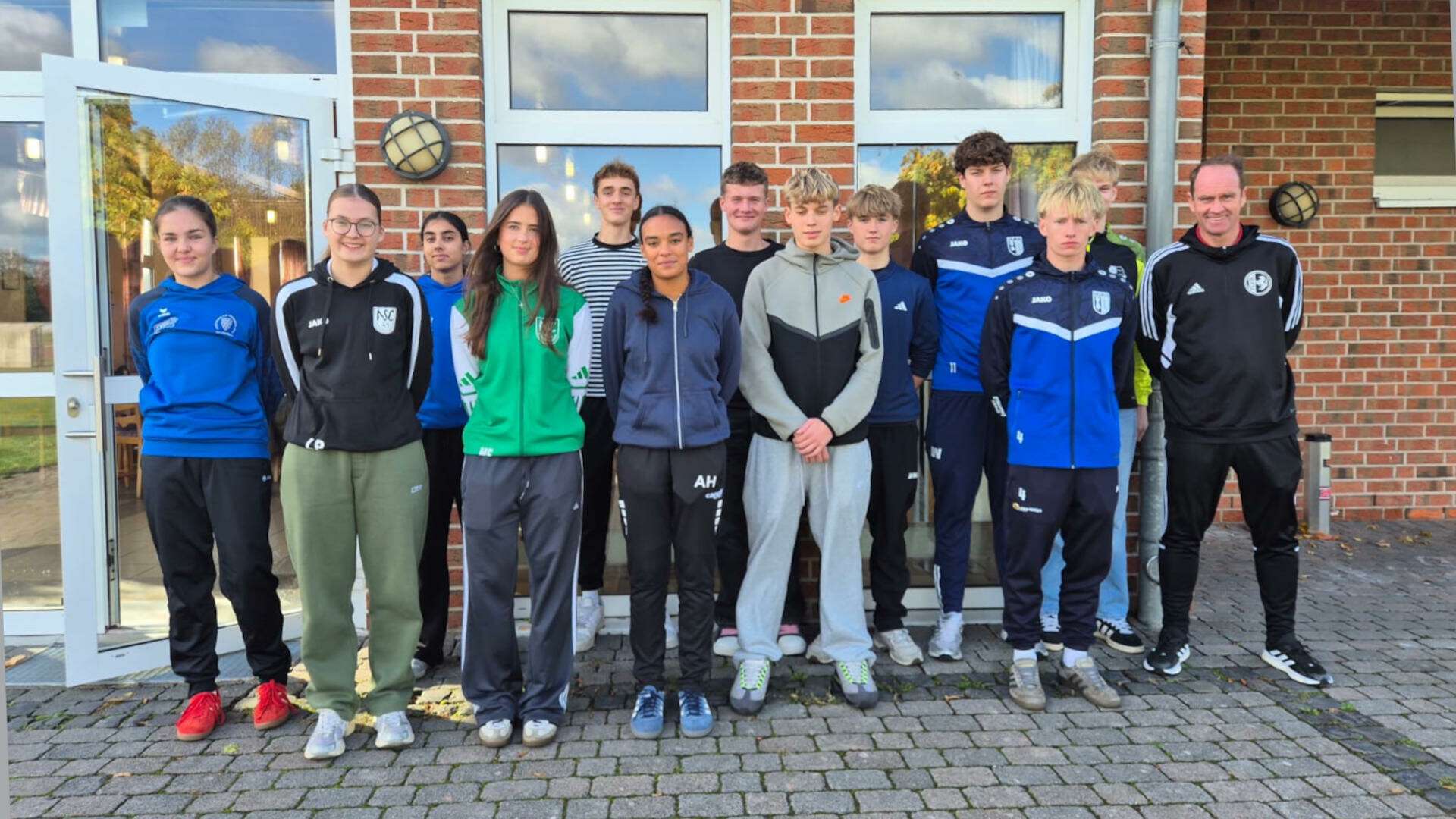 Unter der Leitung von Maik Weßels trafen sich B-Juniorinnen und B-Junioren zu einem ganztägigen Lehrgang