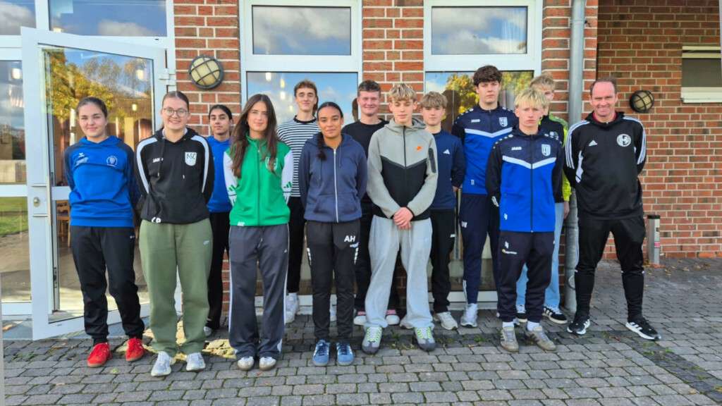 Unter der Leitung von Maik Weßels trafen sich B-Juniorinnen und B-Junioren zu einem ganztägigen Lehrgang